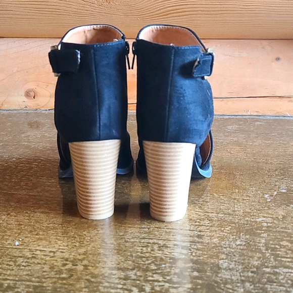 Black Qupid Booties - Picture 3 of 4